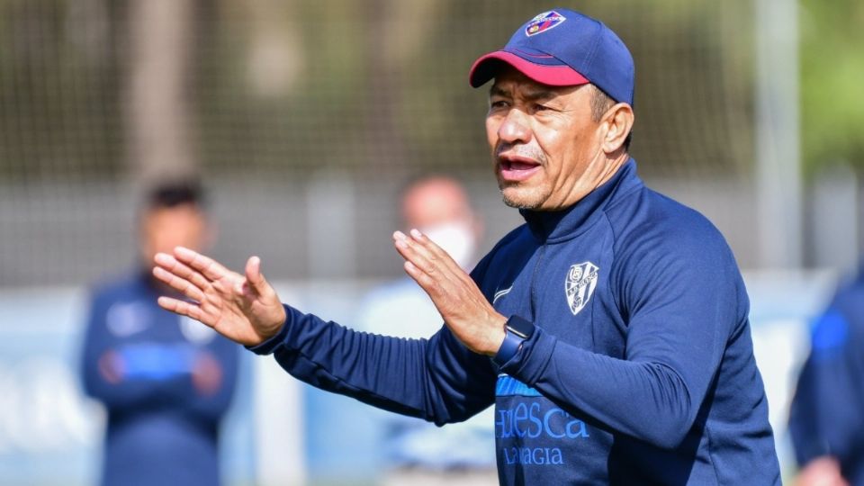 El entrenador mexicano desea tener jugadores nacionales en su nuevo equipo en España, sin embargo el costo de estos es muy alto. FOTO: Huesca