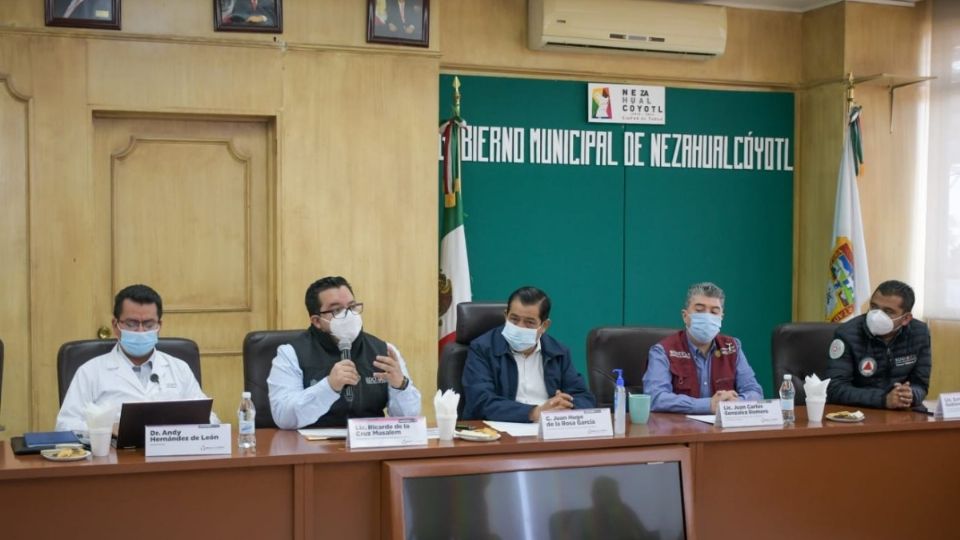 El presidente municipal de Nezahualcóyotl Juan Hugo de la Rosa García invitó a todos los vecinos a acudir a las sedes de vacunación Foto: Especial