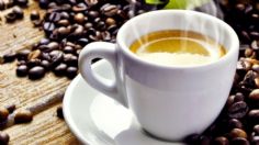 Café con leche: ¿cómo daña al estómago mezclar por la mañana estas bebidas?