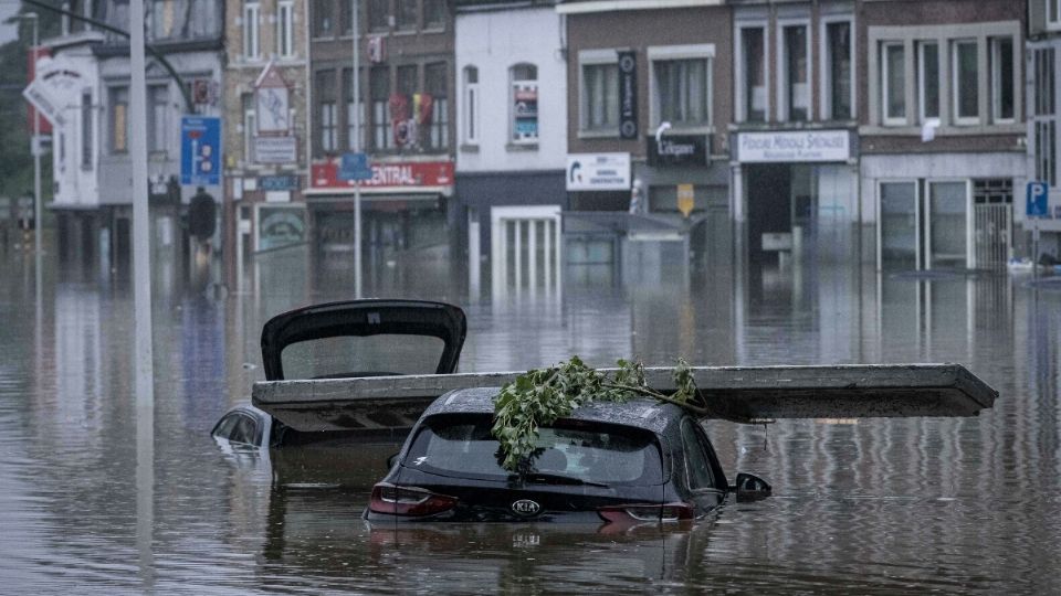 Más de 60 personas fallecidas y decenas de desaparecidos por inundaciones en Europa. Foto: AP