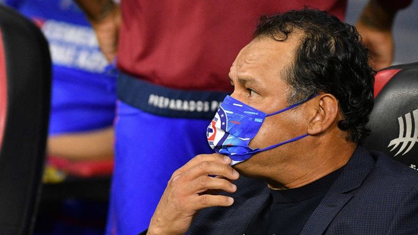 “Ni el mejor guionista se lo imaginaba”: Juan Reynoso tras otro título del Cruz Azul