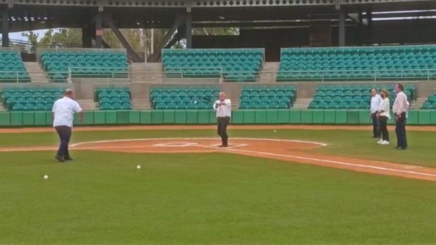 AMLO juega béisbol con los "gobernadores" de Sonora