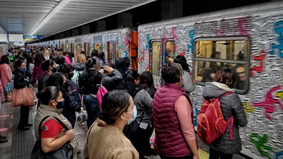 El STC Metro informó de los retrasos en las líneas mediante sus redes sociales. FOOT: Cuartoscuro