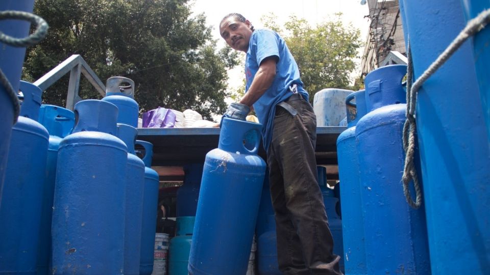 AMLO considera poner un precio máximo a la venta de gas  para así controlar los precios. FOTO: Cuartoscuro