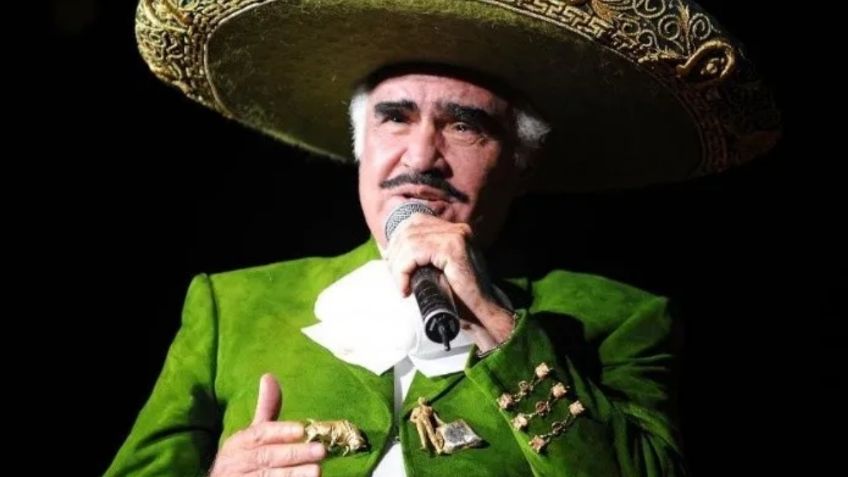 Vicente Fernández publica FOTO rodeado de vacas y se dice feliz de ser ranchero