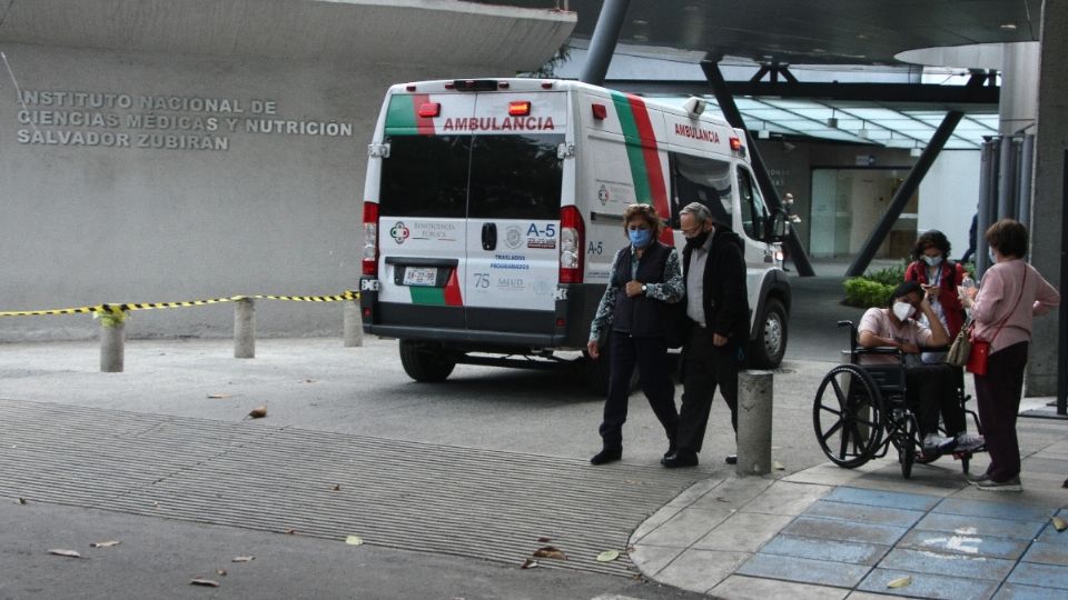 Trabajadores del INER protestaron por el premio para sus médicos y enfermeras; también por falta de insumos. Foto: Cuartoscuro