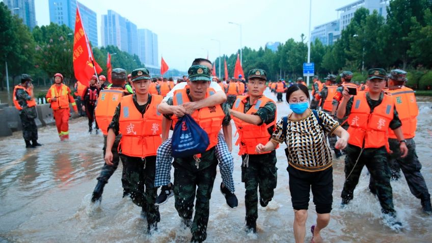 Tras fuertes lluvias, miles quedan sin un hogar en Henan, China