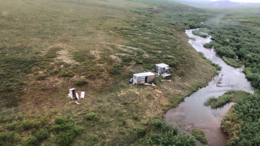 Un hombre atacado por un oso en Alaska es rescatado ¡una semana después!