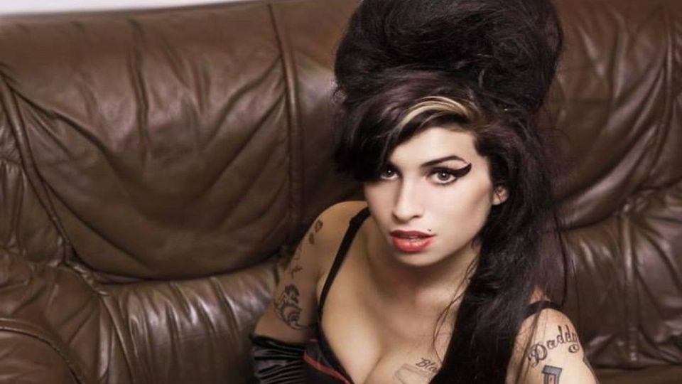 El documental será narrado por su madre Janis Winehouse-Collins Foto: Instagram/ @amywinehousefanatic