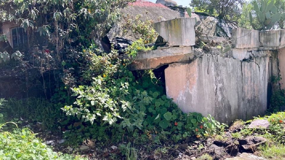 Una grieta recorre varias colonias de la delegación San Pedro Totoltepec, Toluca, consume casas, terrenos y calles. Foto: Especial