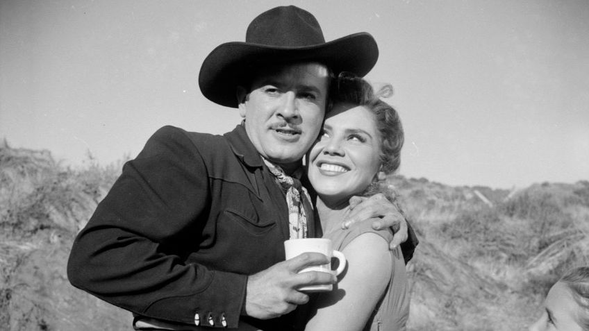 Pedro Infante coqueteó con bella actriz del cine de oro y, ¡con su mamá y hermanas!