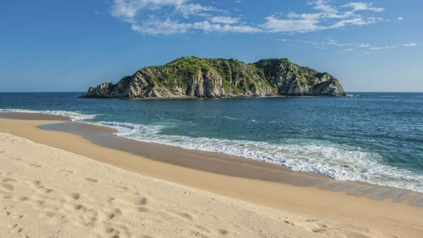 Por tercera ola de Covid-19 cierran playas de Oaxaca; Huatulco operan al 60%