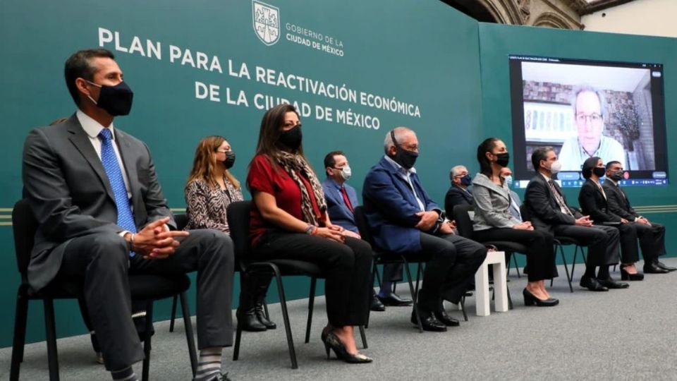 La Secretaria de Finanzas, Luz Elena González dio detalles en donde se plantea la continuidad de apoyos a becas, a adultos mayores, personas con discapacidad, en donde para finales de 2021. FOTO: ESPECIAL