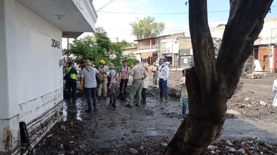 También se reportaron 12 vehículos varados.