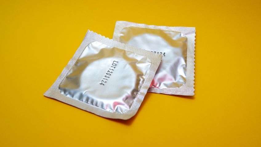 ¡Condones al ataque! Vecinos protestan por la presencia de preservativos en la zona