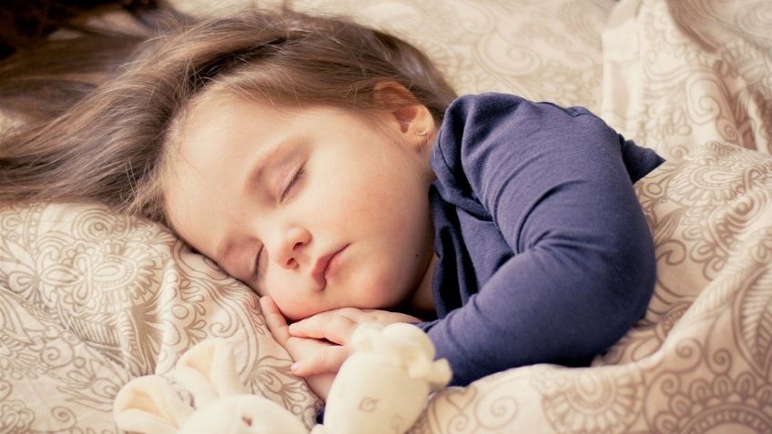 Qué hacer para que un NIÑO aprenda a DORMIR mejor y más temprano