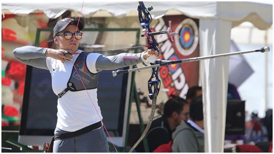 La arquera mexicana avanzó en su ronda inicial en el tiro con arco femenil
Foto: Twitter