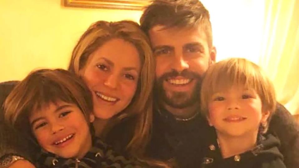 Tiene una linda familia con Piqué. Foto: Especial.