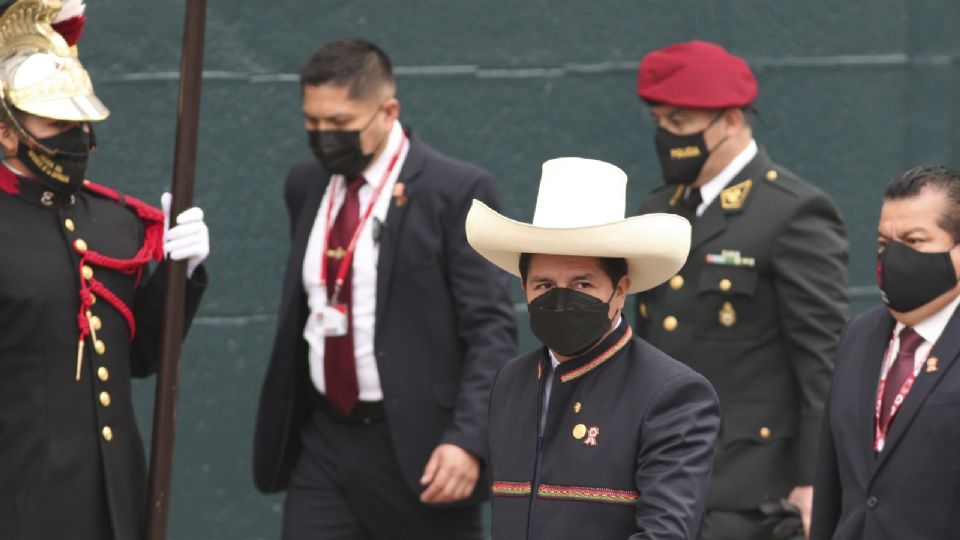 Pedro Castillo juró como presidente de Perú 
FOTO: AP