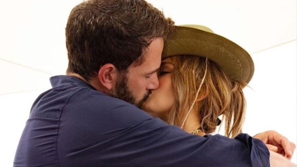 JENNIFER Y BEN. La pareja del momento terminó en el 2004 y tiempo después se casaron con otras personas. Foto: Instagram / jlo
