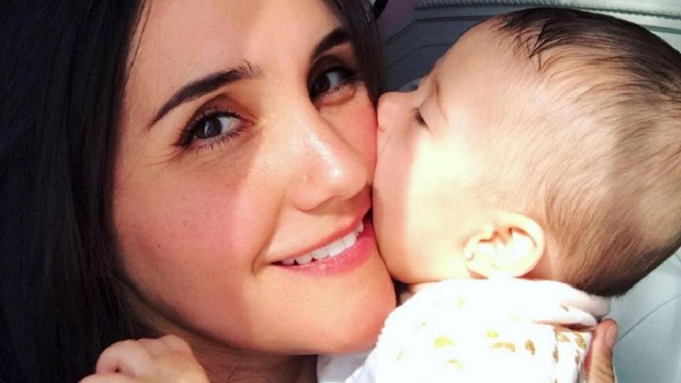 Dulce María es una mamá feliz con su hija María Paula, así que comparte consejos para recuperar la figura en post parto. Foto: Especial