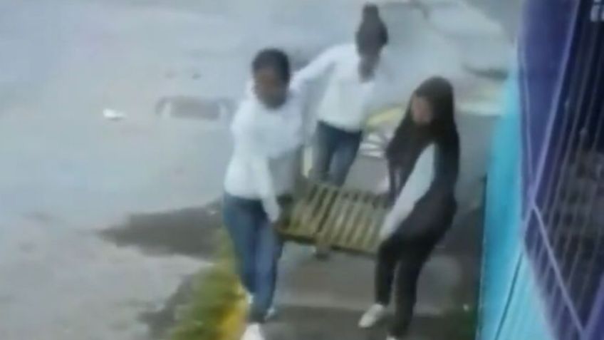 Captan a jovencitas robando coladeras en Acolman: VIDEO