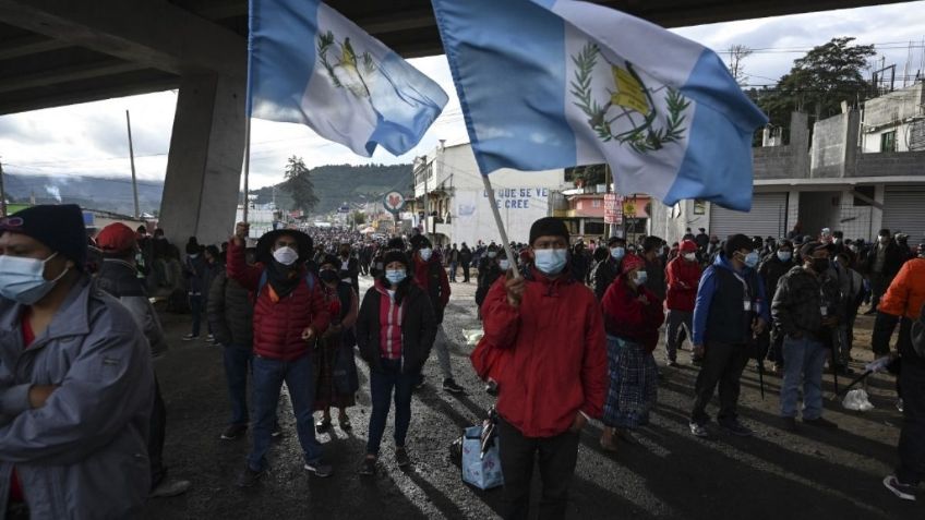 ¡Ahora en Guatemala! Ésta es la razón por la que miles salieron a las calles y bloquearon carreteras: VIDEO