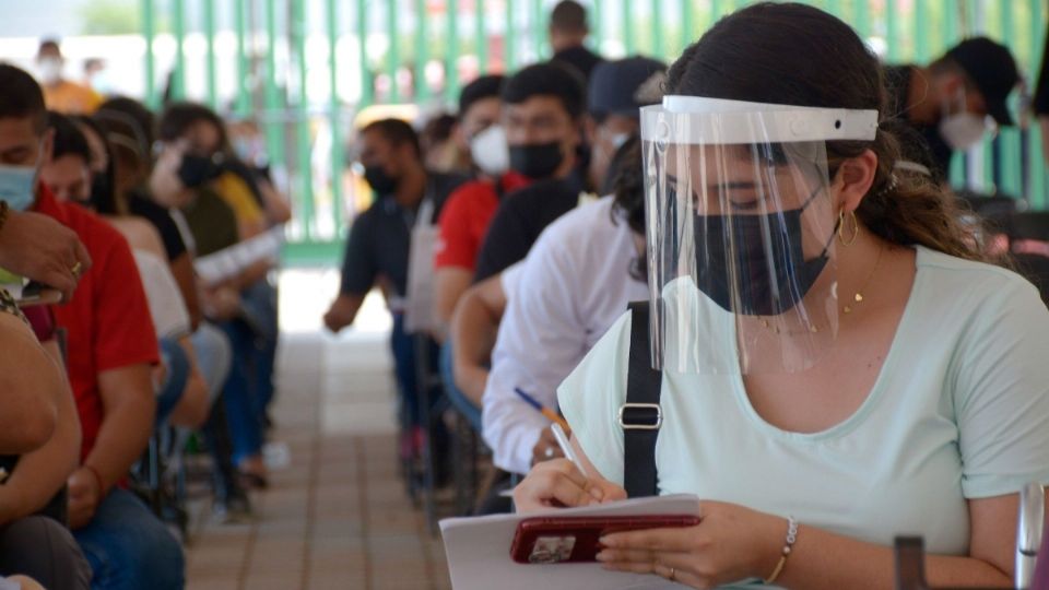 En los módulos de vacunación, también se aplicará la vacuna a mujeres embarazadas mayores de edad. FOTO: CUARTOSCURO.COM