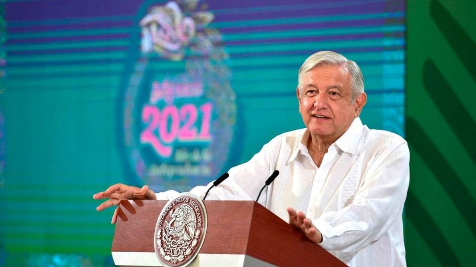 AMLO aseguró que ya se encuentra listo con su credencial electoral para votar el próximo domingo en Nayarit. FOTO: Cuartoscuro