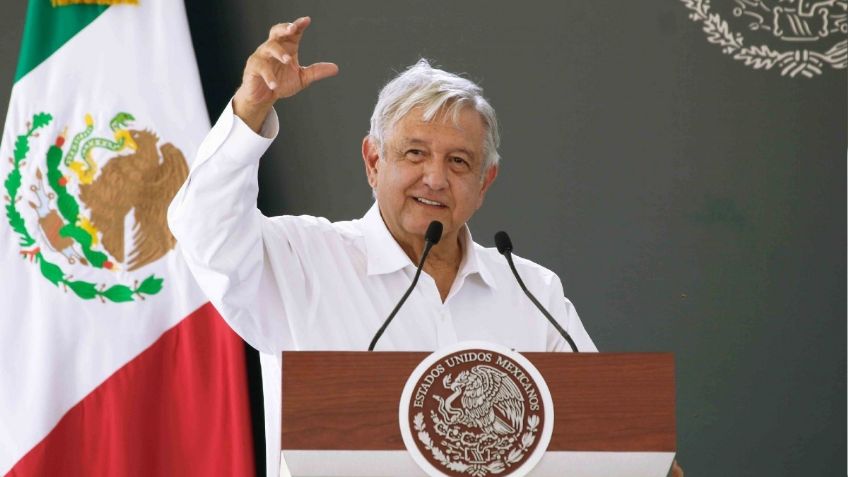 AMLO responde a voces que pronostican fracaso de la consulta: "la democracia no puede fracasar"