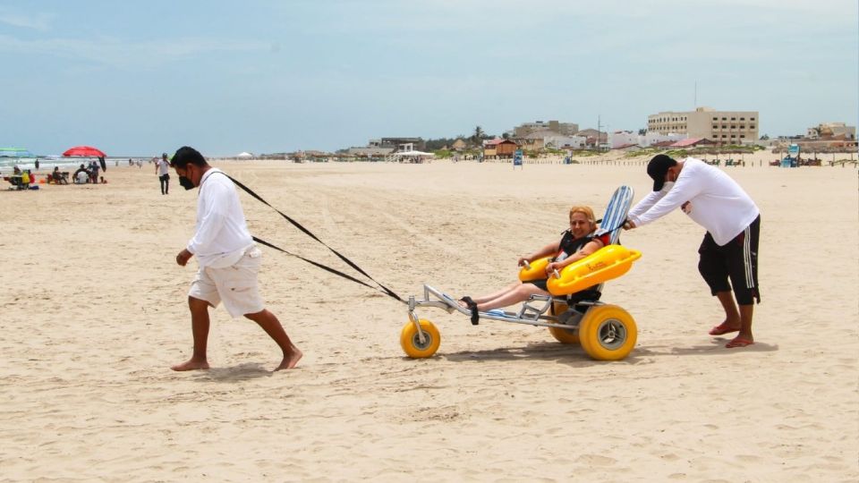 Playa Miramar cuenta con cinco accesos peatonales para personas con discapacidad Foto: Especial