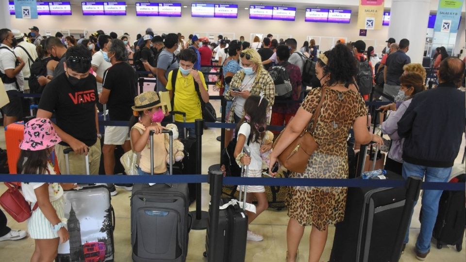 El arribo de turistas mostró avances en el rubro de viajeros por avión. Foto: Cuartoscuro