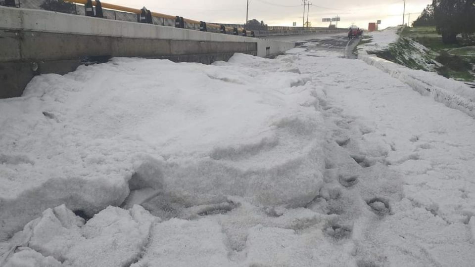 La granizada alcanzó el metro de altura. Foto: Especial