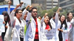 Intolerable no hacer nada contra violencia que padecen médicos pasantes: Asamblea de médicos