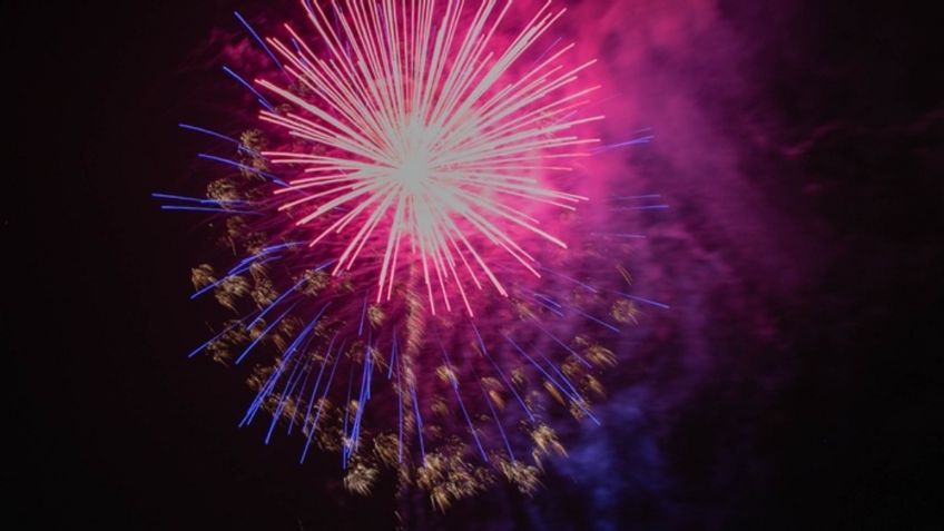 VIDEO: Así se vio el espectáculo de fuegos artificiales por 4 de julio, desde las alturas