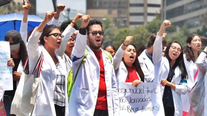 Intolerable no hacer nada contra violencia que padecen médicos pasantes: Asamblea de médicos