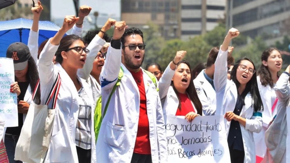 Para el vocero de la asamblea de médicos pasantes; el verdadero problema comienza cuando no se les brinda la seguridad mínima e incluso ni vivienda se les otorga. FOTO: ESPECIAL