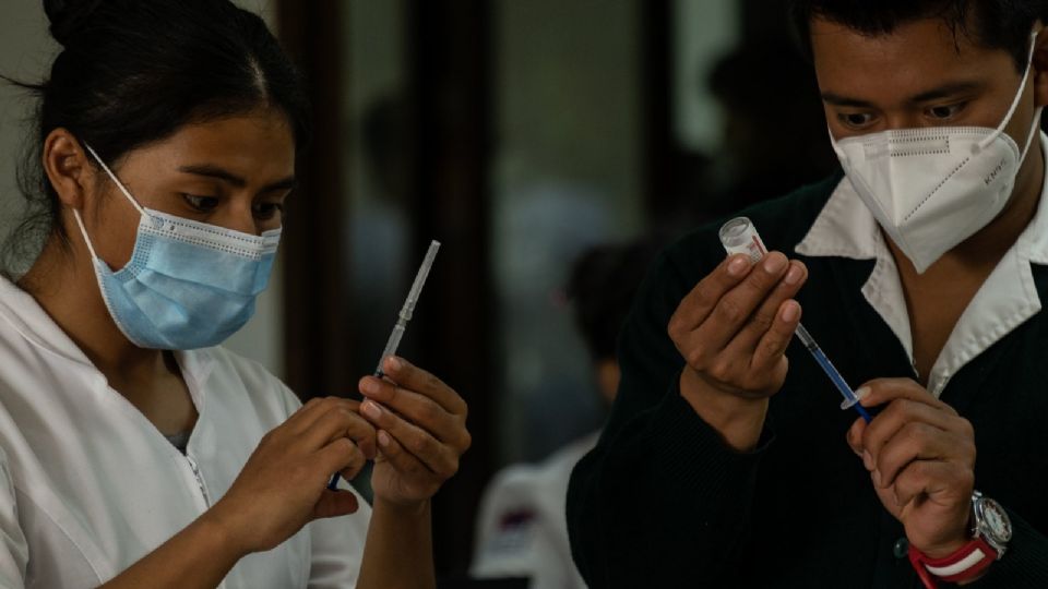 El registro de vacunación para la población mayor de 18 años ya está disponible. Foto: Cuartoscuro