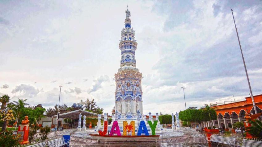 Desborde del arroyo en Jamay, Jalisco se lleva todo a su paso ¡mueve autos y motocicletas! VIDEOS