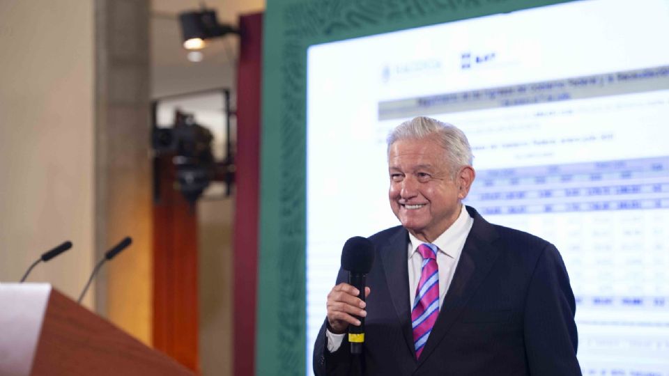 López Obrador pidió a los jóvenes que mantengan las medidas sanitarias contra Covid-19 
FOTO: Presidencia