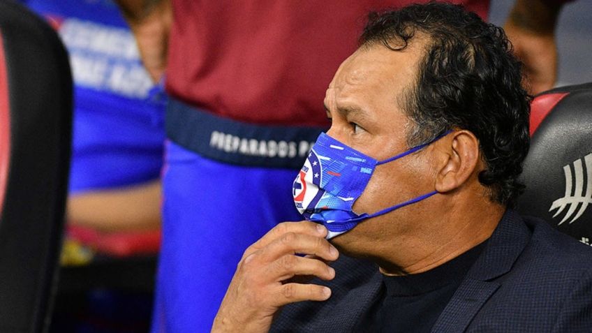 Cruz Azul debe escribir una nueva historia de triunfos, pide el técnico Juan Reynoso