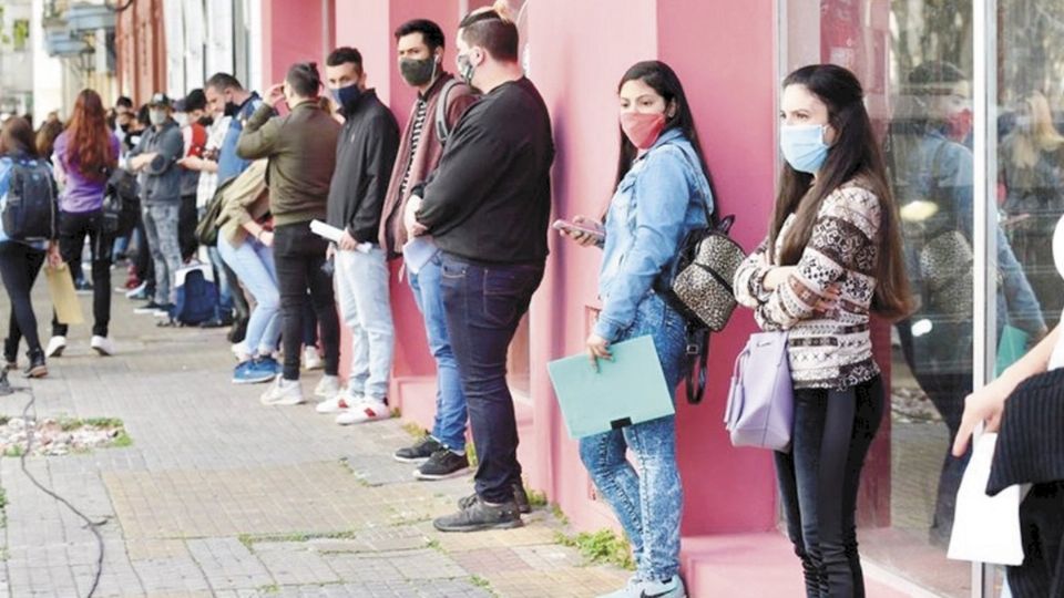 OPCIÓN PARA TODOS. En la pandemia hubo 150 ferias virtuales; se colocaron seis mil plazas (Foto: Especial)