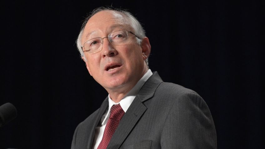 ¿Quién es Ken Salazar, nuevo embajador de Estados Unidos en México?