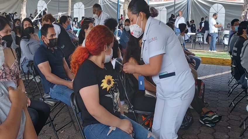 Arranca vacunación para jóvenes de 18 a 29 años en Edomex