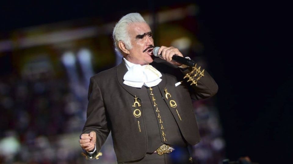 La familia de Vicente Fernández informó este miércoles acerca del estado de salud del cantante. FOTO: Twitter