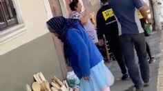 VIDEO VIRAL: Artesana de Michoacán es maltratada por una mujer; no la quería dejar vender