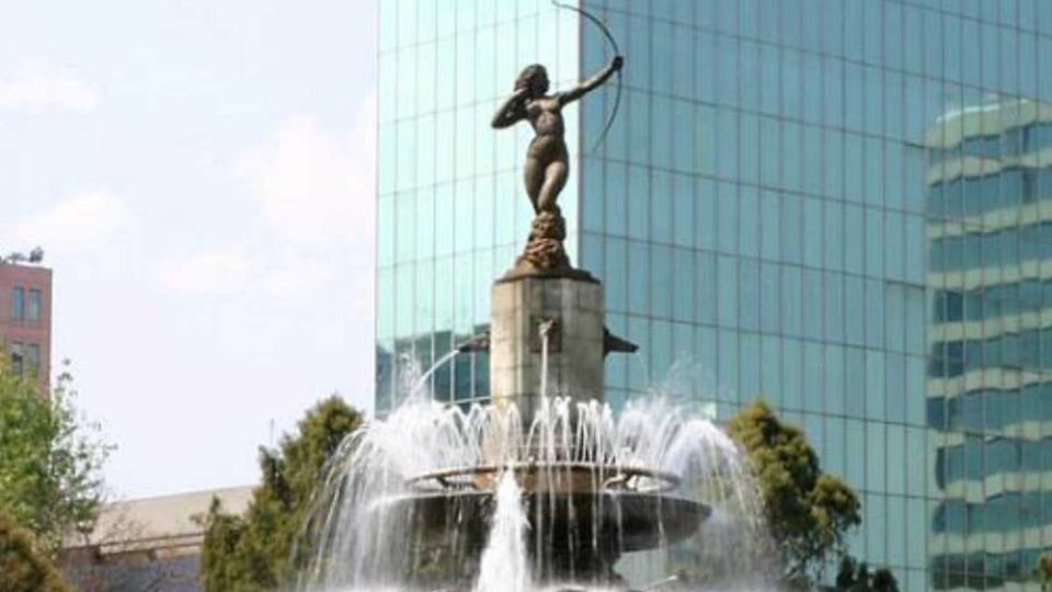 La escultura se encuentra en el centro de la capital