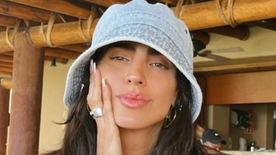 Bárbara de Regil sufre accidente en la playa junto a su hija. Foto: Instagram @barbaraderegil