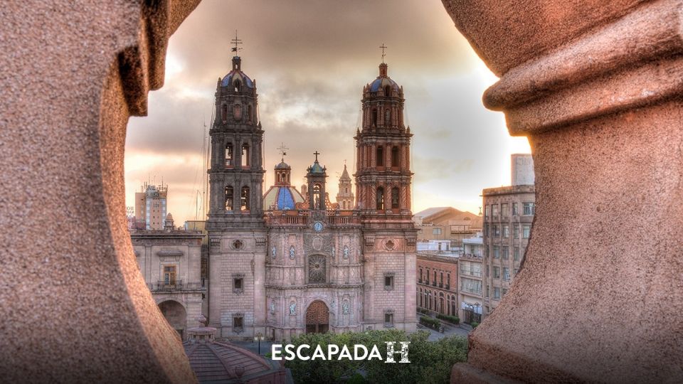 Catedral. De fachada barroca, fue terminada en 1730. Es la única en el mundo que cuenta con 24 esculturas de los apóstoles; 12 en mármol y 12 en cantera. Foto: Cortesía