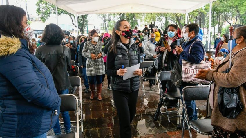 Claudia Sheinbaum llama al orden, de nueva cuenta, en la vacunación en Xochimilco